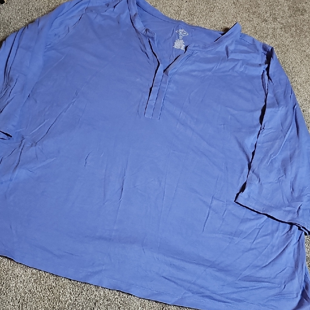 B9🔹️❤️St. John's Bay Relaxed Blue Blouse